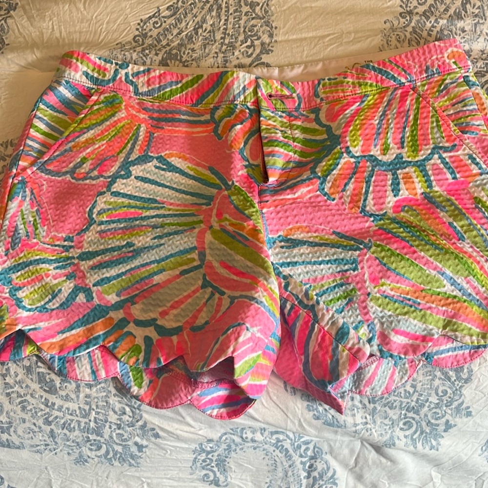 Lily Pulitzer Buttercup Short Size 10